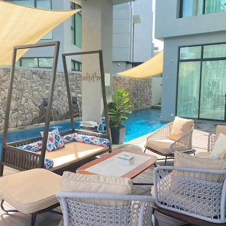 Molly Luxury Private Pool Bungalow茉莉的家豪华私人泳池别墅 Pantai Cenang  Exteriör bild