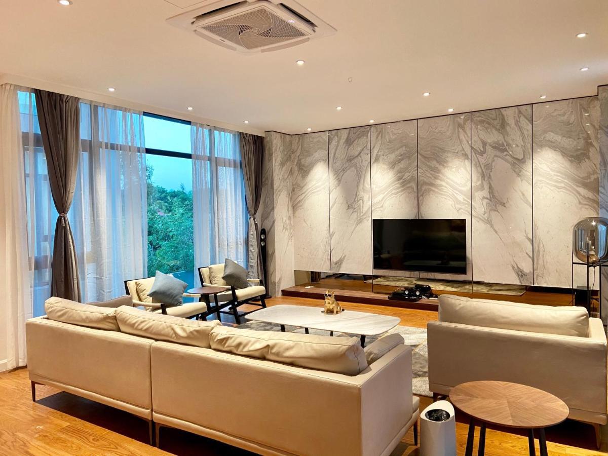 Molly Luxury Private Pool Bungalow茉莉的家豪华私人泳池别墅 Pantai Cenang  Exteriör bild