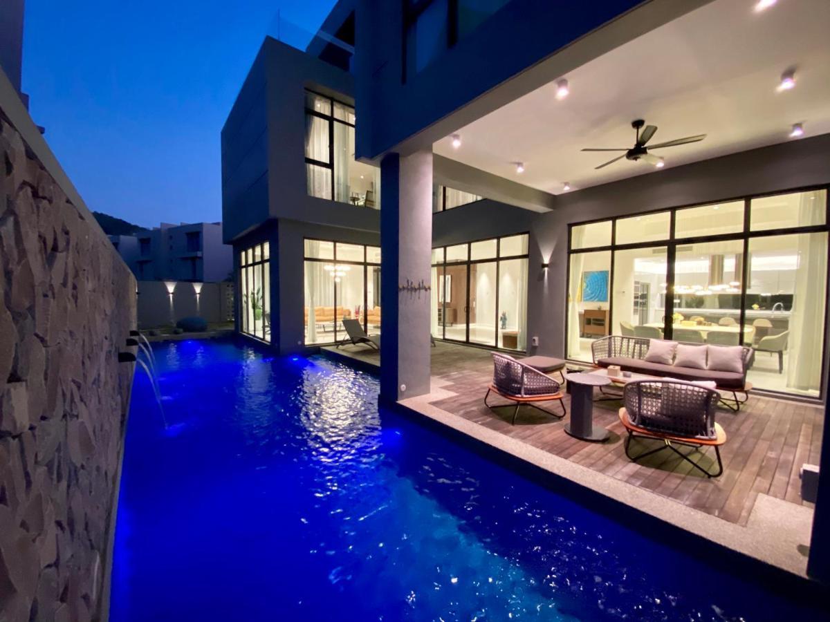 Molly Luxury Private Pool Bungalow茉莉的家豪华私人泳池别墅 Pantai Cenang  Exteriör bild